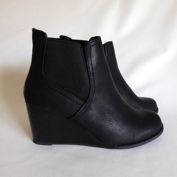 RAMPAGE BRAND WOMENS BLACK SLIP ON BOOT 3” HEEL - SIZE 9 (NEW NEVER WORN - Picture 1 of 16